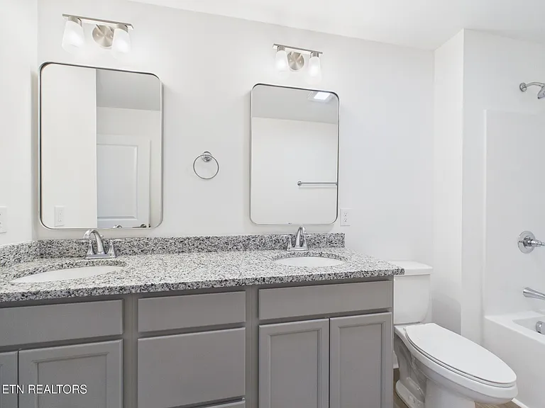 1729 Lateglow Way — Photo 47
