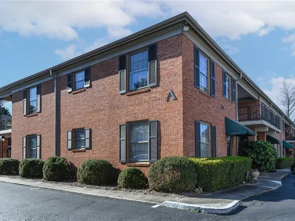 1833 Banking St APT A24, Greensboro, NC 27408
