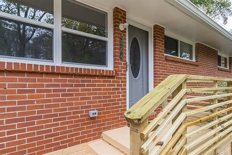 2nd image of 3264 Bobolink Dr