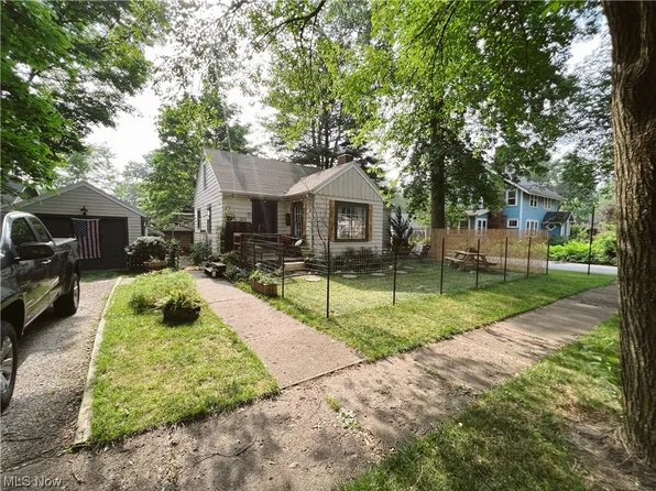 203 Liberty St, Ravenna, OH 44266