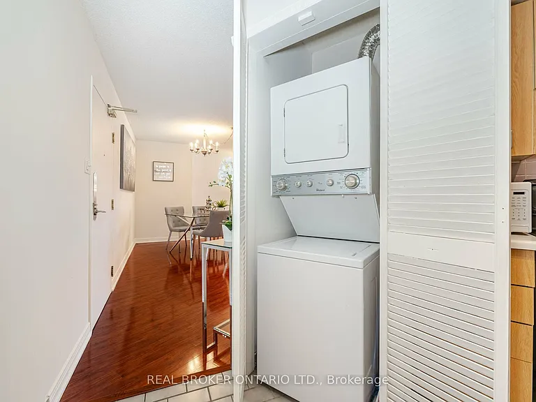 250 Queens Quay W #604 — Photo 25