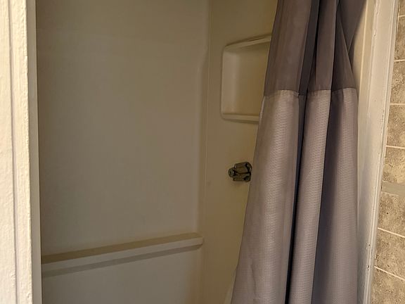 2nd image of 141 Dover St
