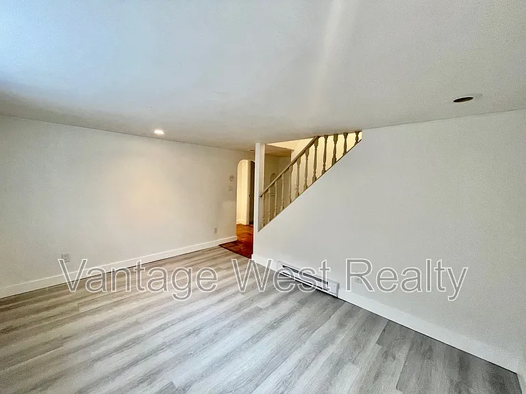 1230B Ethel St — Photo 8