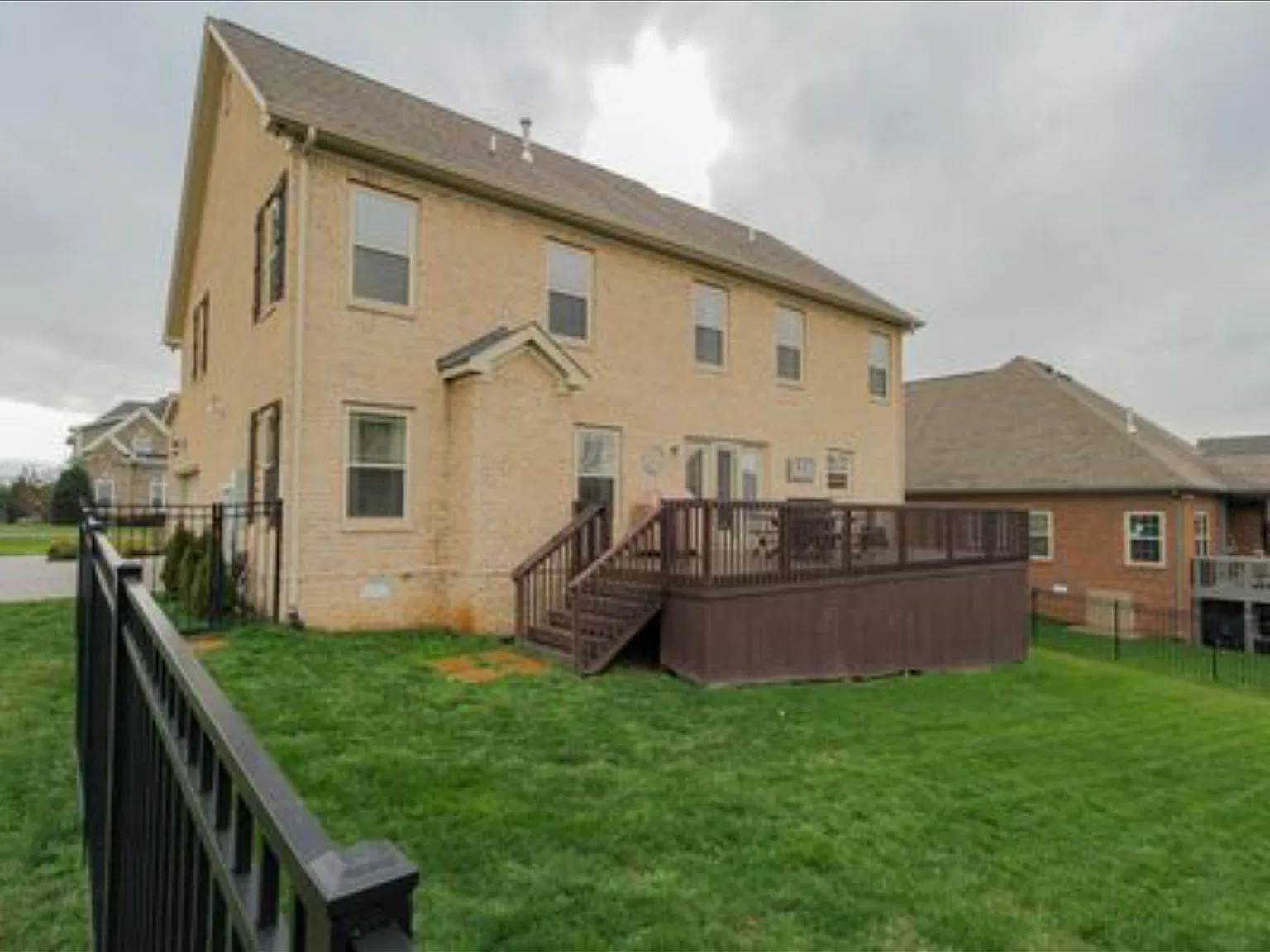 4 bed, 2.5 bath, 2900 sqft, $3,100 — Photo 1