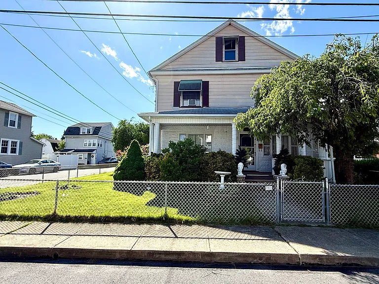 149 Gouge St — Photo 1