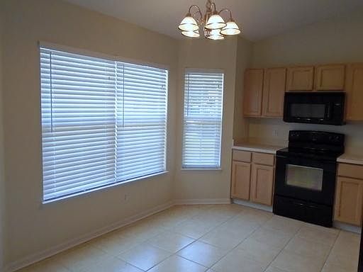5th image of 8237 International Village Dr