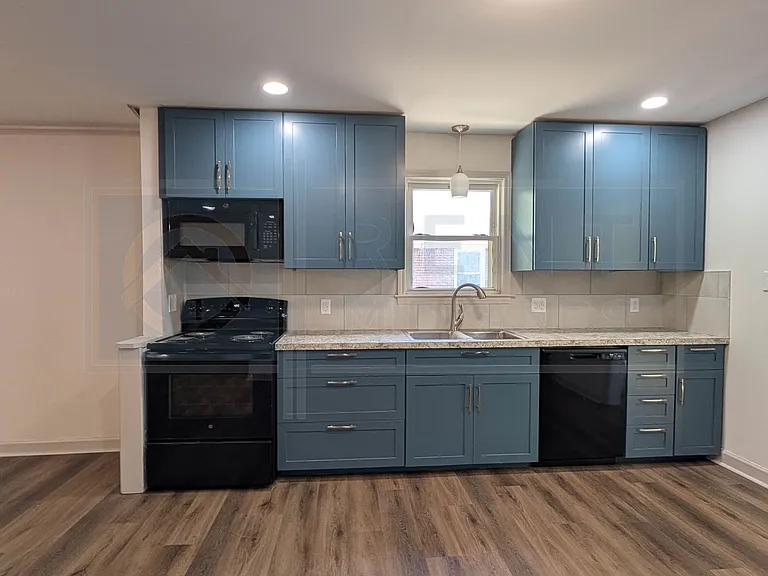2307 Vine St — Photo 14