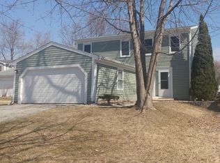 1676 Cumberland Rd, Aurora, IL 60504