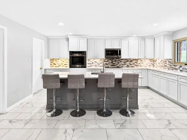 1443 Stoltz Rd, Bethel Park, PA 15102