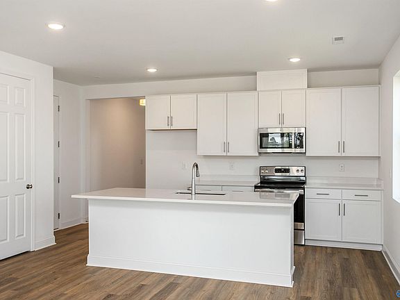 5th image of 160 Jude Ln