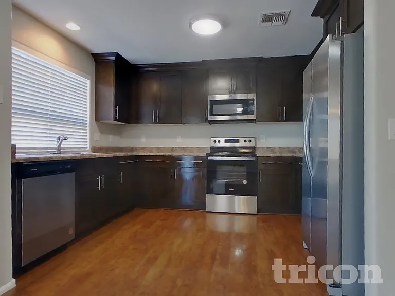23670 W Levi Dr — Photo 6