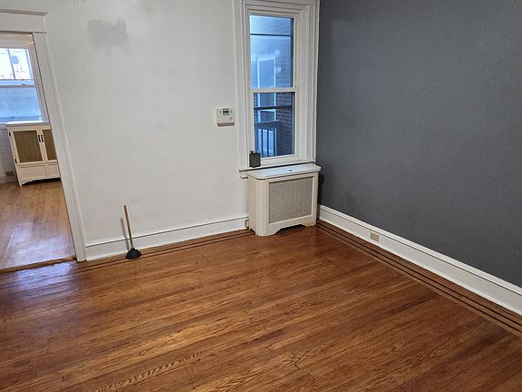 3rd image of 3476 Saint Vincent St