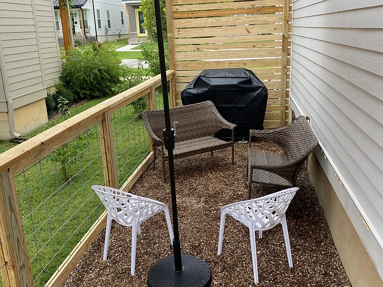 1356 S Duncan Ave — Photo 24