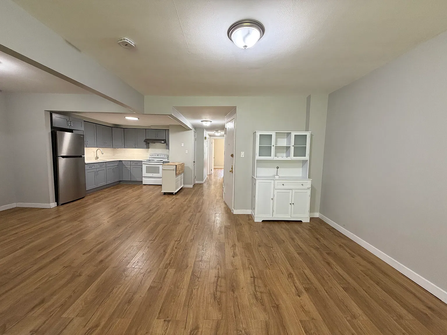 3 bed, $3,300 — Photo 2