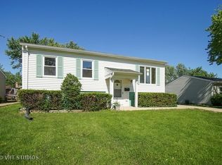 110 Mayfield Dr, Streamwood, IL 60107