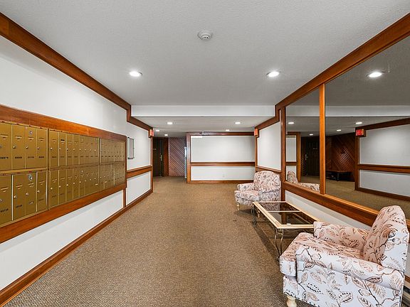 5th image of 1520 Vidal St #302