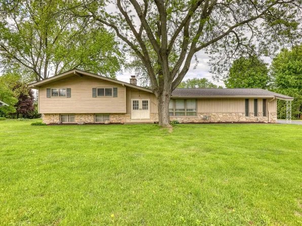 2050 Mt Kisco DRIVE, Elm Grove, WI 53122