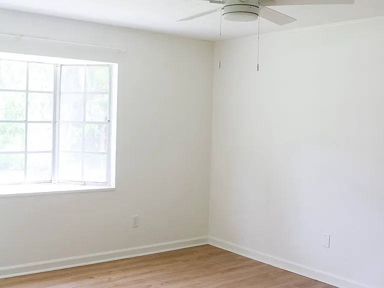 809 Windsor Rd — Photo 14