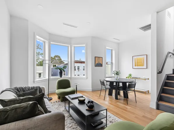 1174 Putnam Avenue image 3 of 13