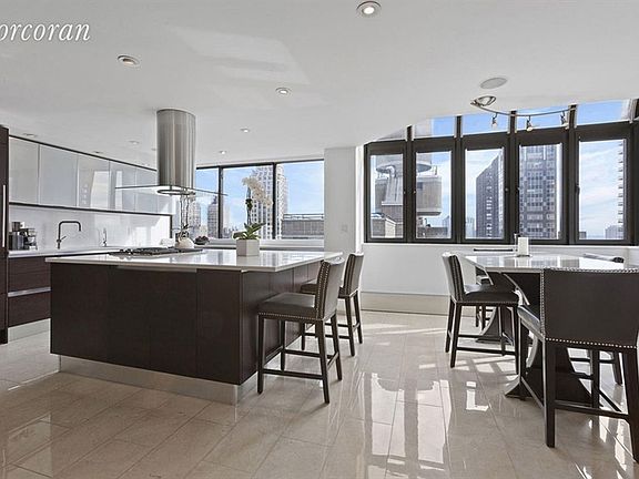 4th image of 303 E 49th St APT Ph22/23