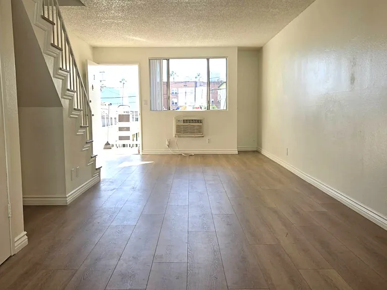 140 N Berendo St #2 — Photo 4