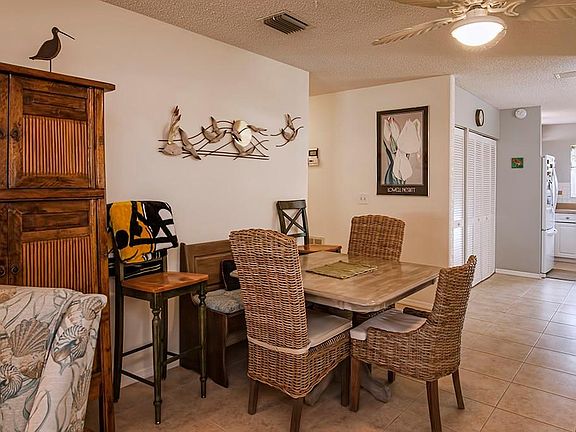 5th image of 223 Grove Isle Cir #223