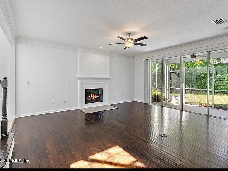 11187 Castlemain Cir W — Photo 8