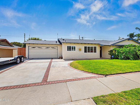 3rd image of 3079 Waco Ave