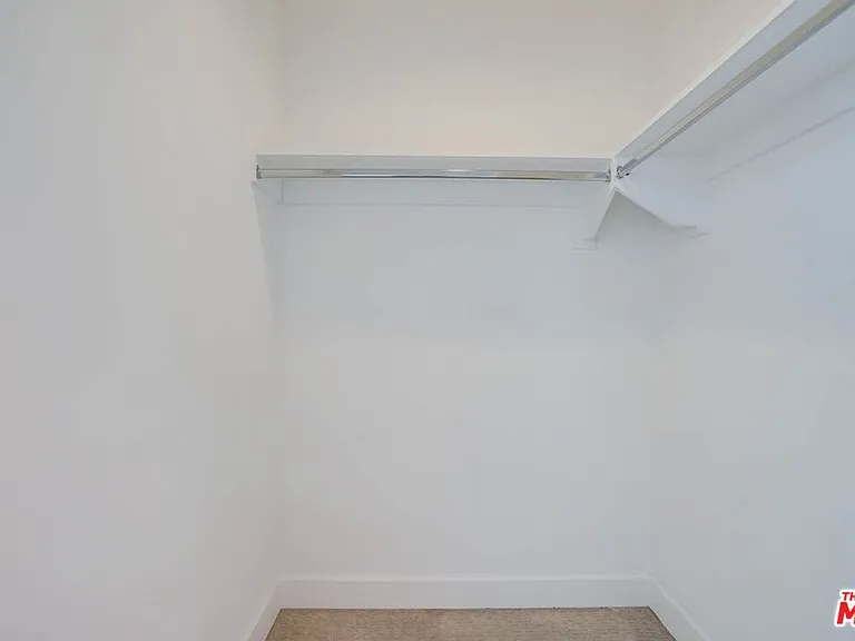900 W Olympic Blvd #31F — Photo 17