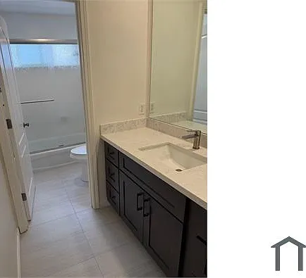 2085 Catalpa Way — Photo 4