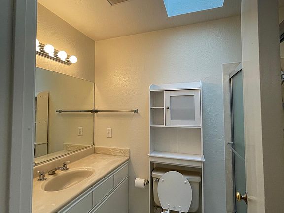 5th image of 1026 San Luis Cir