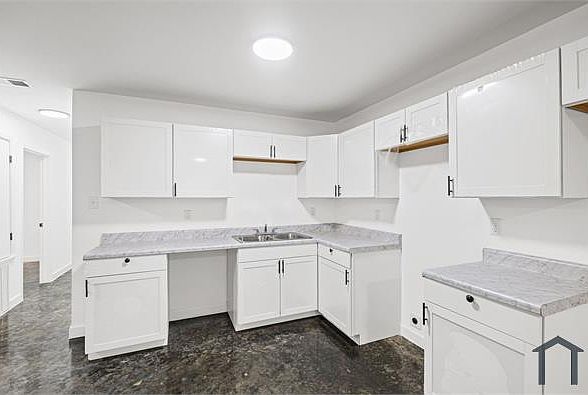 1st image of 1385 Doris Ave #0