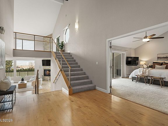 3rd image of 2630 Rockview Dr