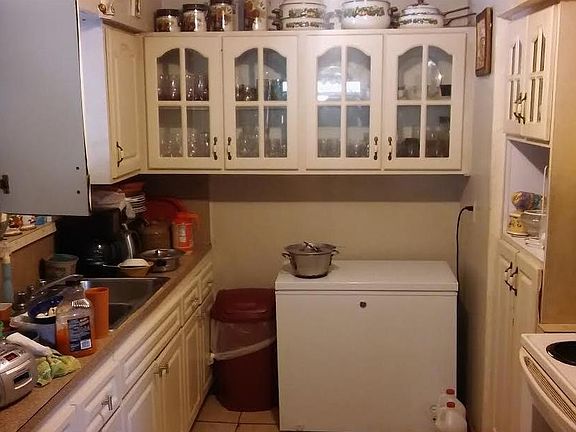 4th image of 1083 NW 120th St #1