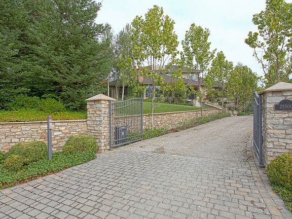 2nd image of 25500 Crescent Ln