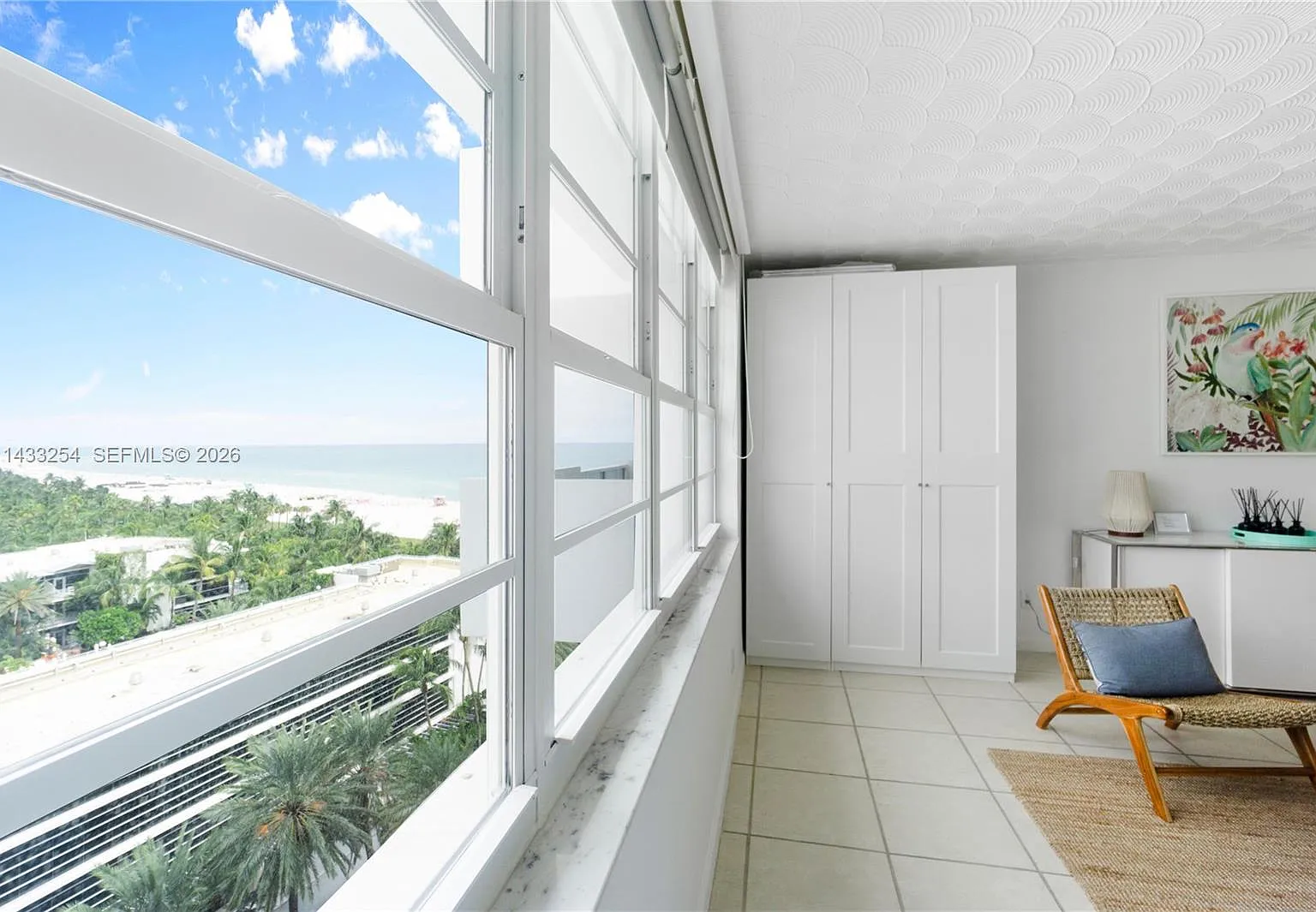 The Decoplage Condo — Photo 2