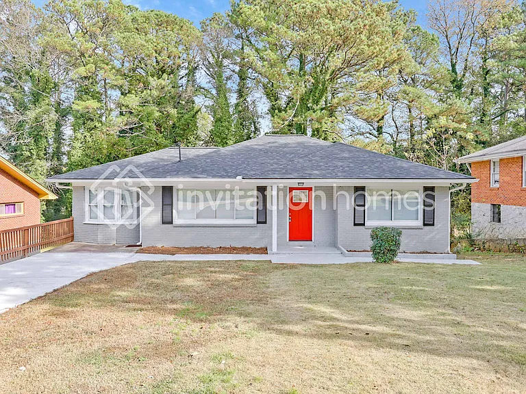 1958 Laurel Ln — Photo 1