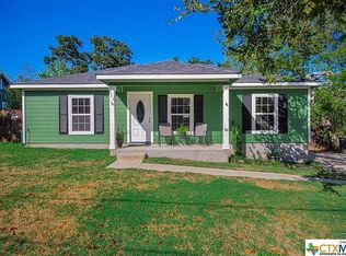 223 Poppy Ave, Luling, TX 78648
