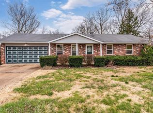 1820 Raintree Dr, Imperial, MO 63052