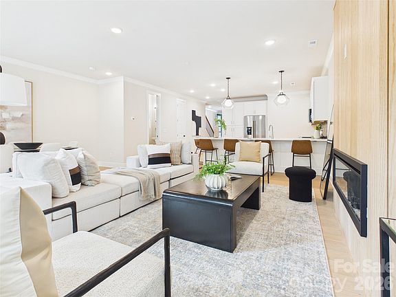 3rd image of 2641 Ravencroft Dr #2B