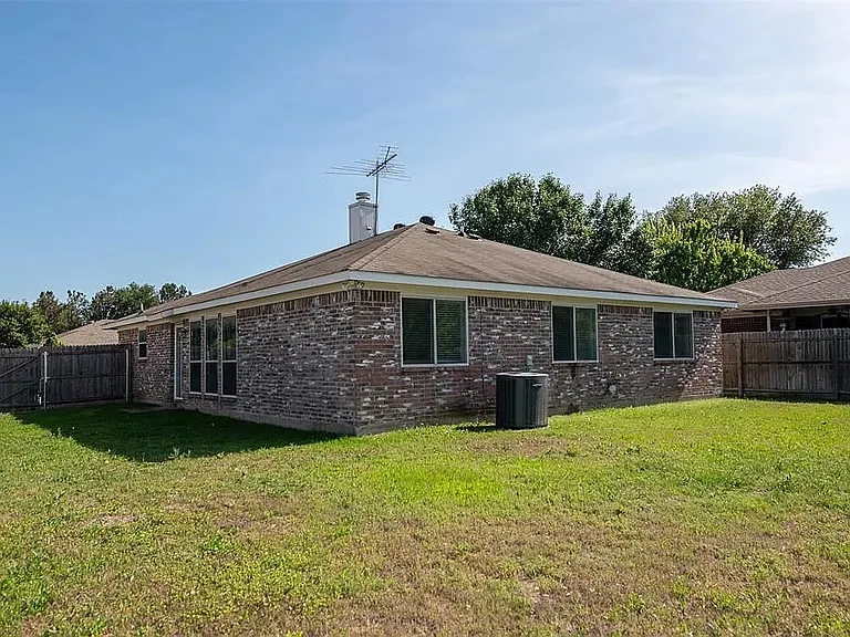 10820 Pebblecreek Ct — Photo 17