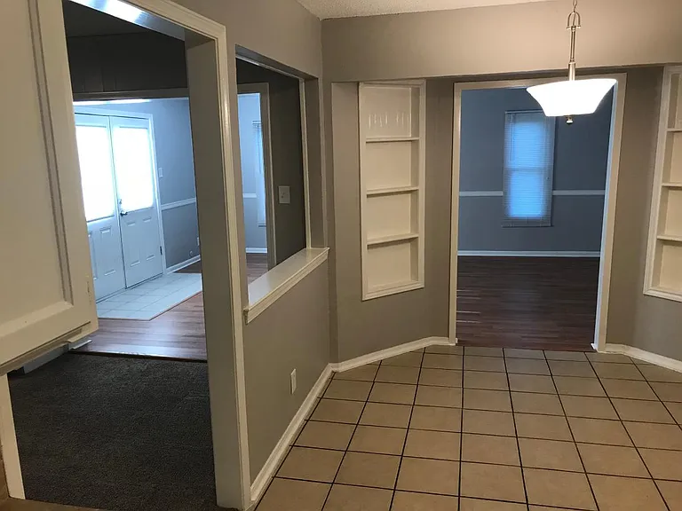 1029 Almond Dr — Photo 10