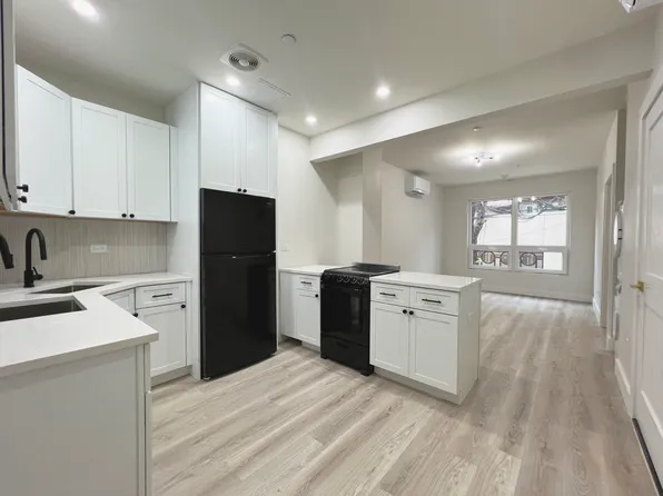 952 Bedford Avenue 3D image 2 of 10