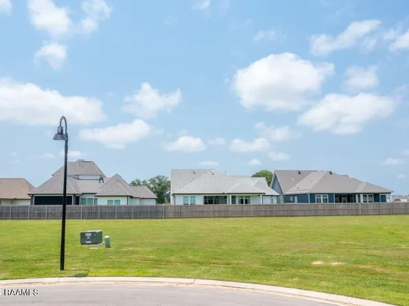 102 Waterpointe Ln, Scott, LA 70583