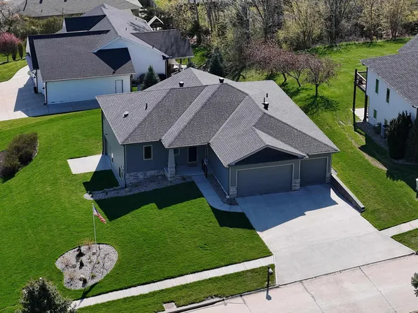 1010 S 17th Ave, Blair, NE 68008