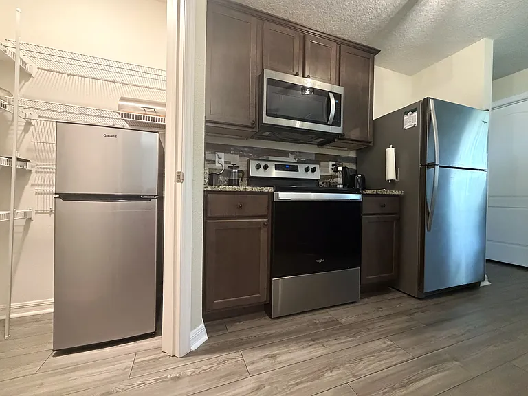 37 Rickenbacker Dr — Photo 9