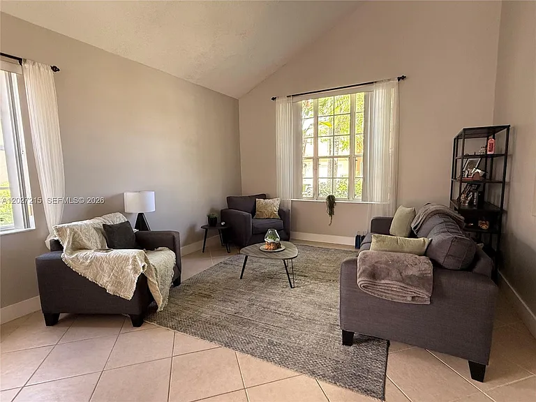 300 Cameron Dr — Photo 3