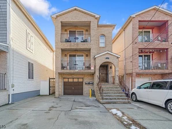 236 Lt Glenn Zamorski Dr, Elizabeth City, NJ 07206