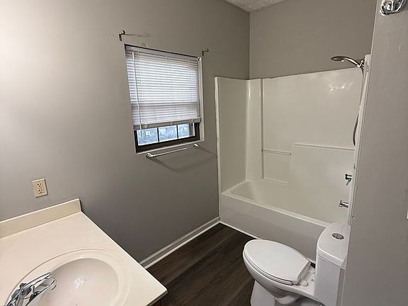 5th image of 105 John Paul Ave