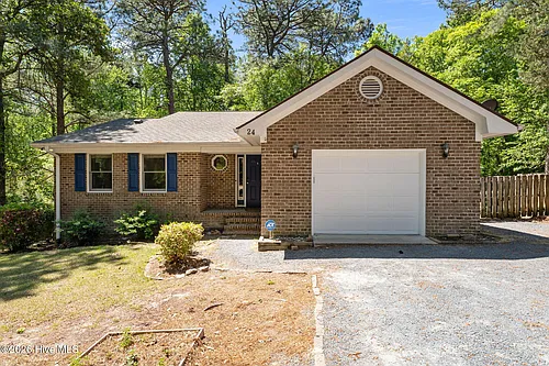 24 Spring Lake Dr Photo 1